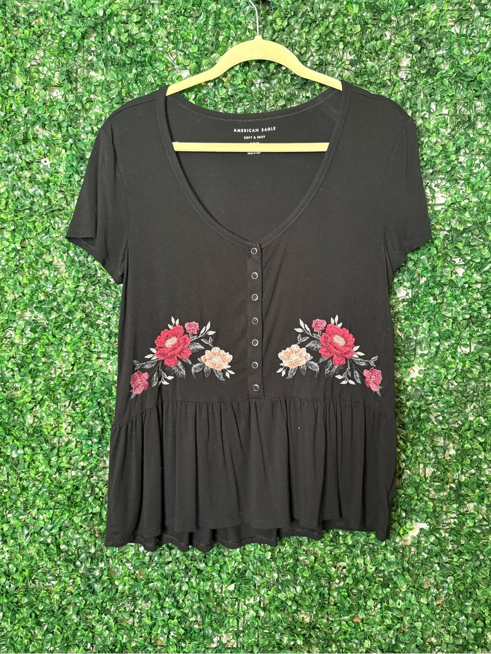 American Eagle Outfitters Black Short-Sleeve Floral Button Peplum Top